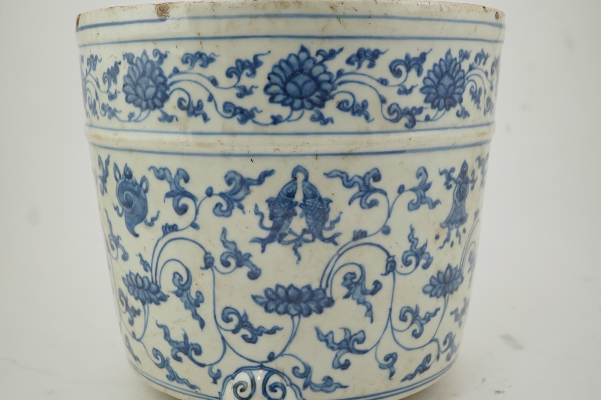 A large Chinese blue and white tripod censer, Ming Dynasty, 16th century